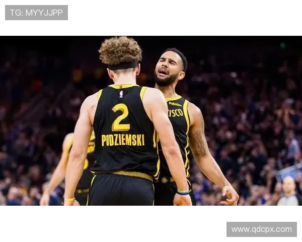 勇士三分铁打高犯规致大溃败 小球战术难奏效 科尔如何调整战术求变 勇士三分铁打高犯规致大溃败 小球战术难奏效 科尔如何调整战术求变